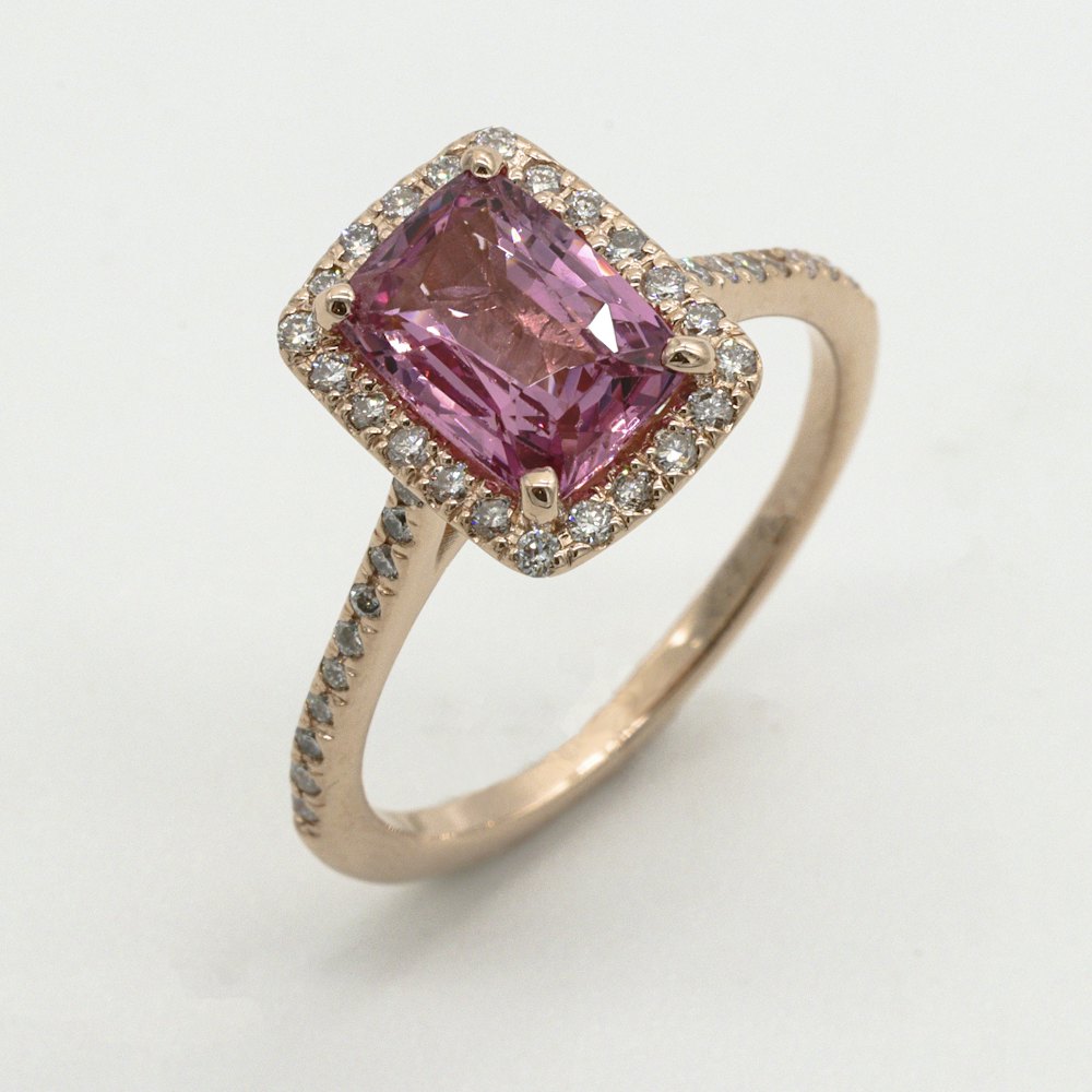 Bague halo à pierre de couleur